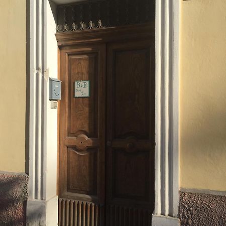Fronte Al Porto Lejlighed Salerno Eksteriør billede