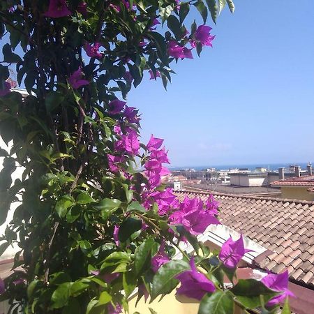 Fronte Al Porto Lejlighed Salerno Eksteriør billede