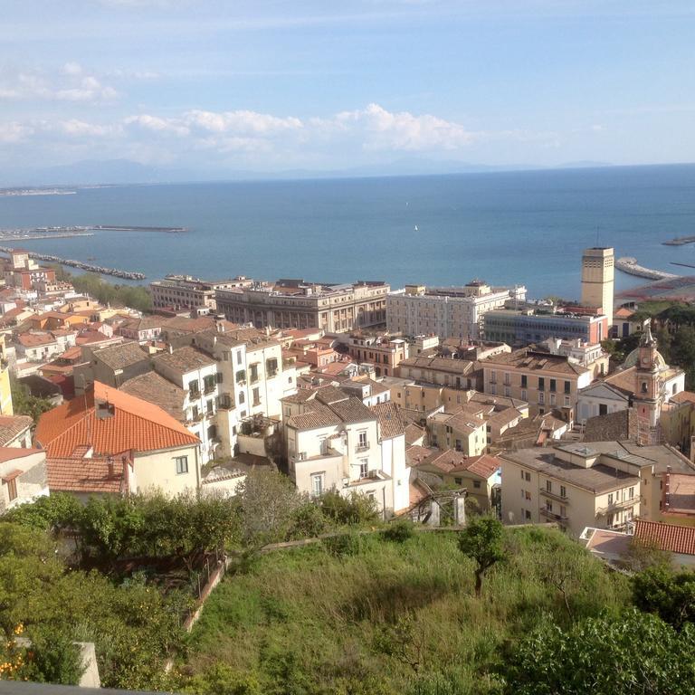 Fronte Al Porto Lejlighed Salerno Eksteriør billede