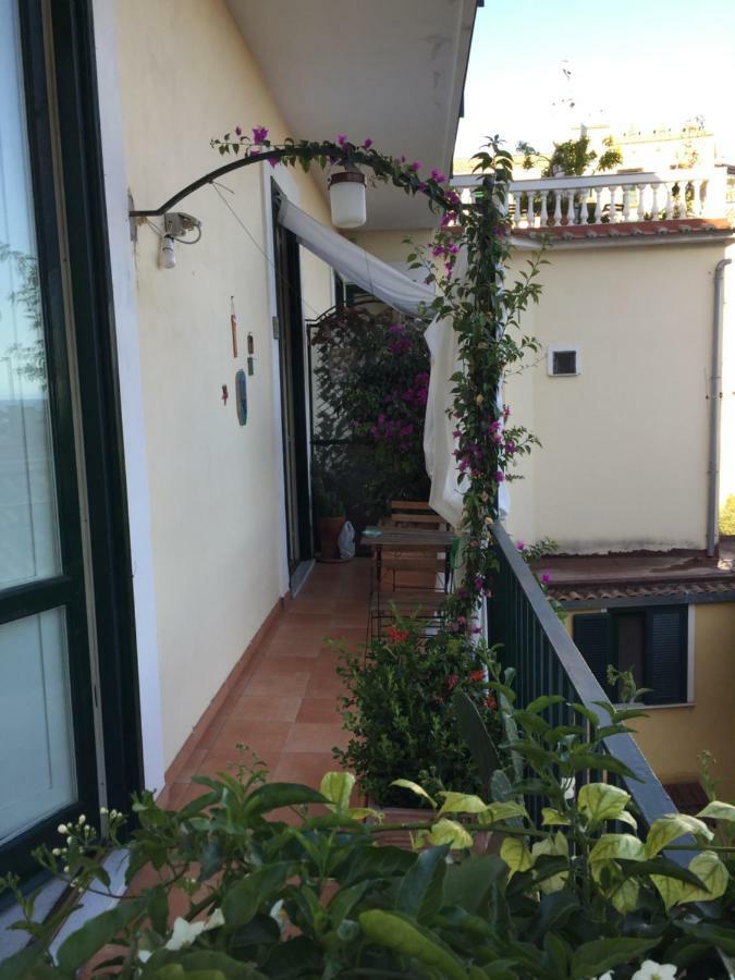 Fronte Al Porto Lejlighed Salerno Eksteriør billede
