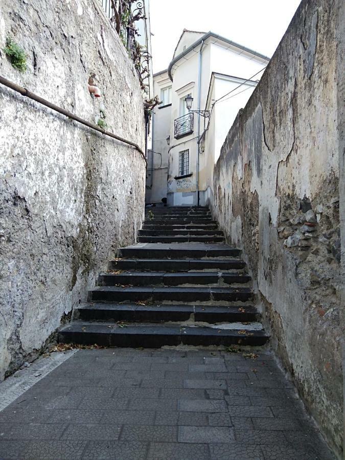 Fronte Al Porto Lejlighed Salerno Eksteriør billede