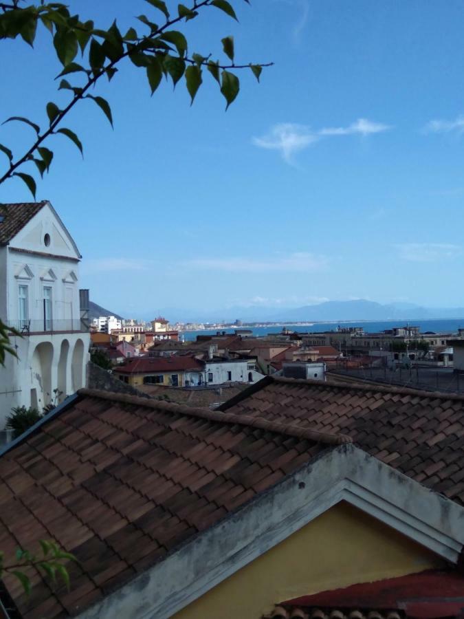 Fronte Al Porto Lejlighed Salerno Eksteriør billede