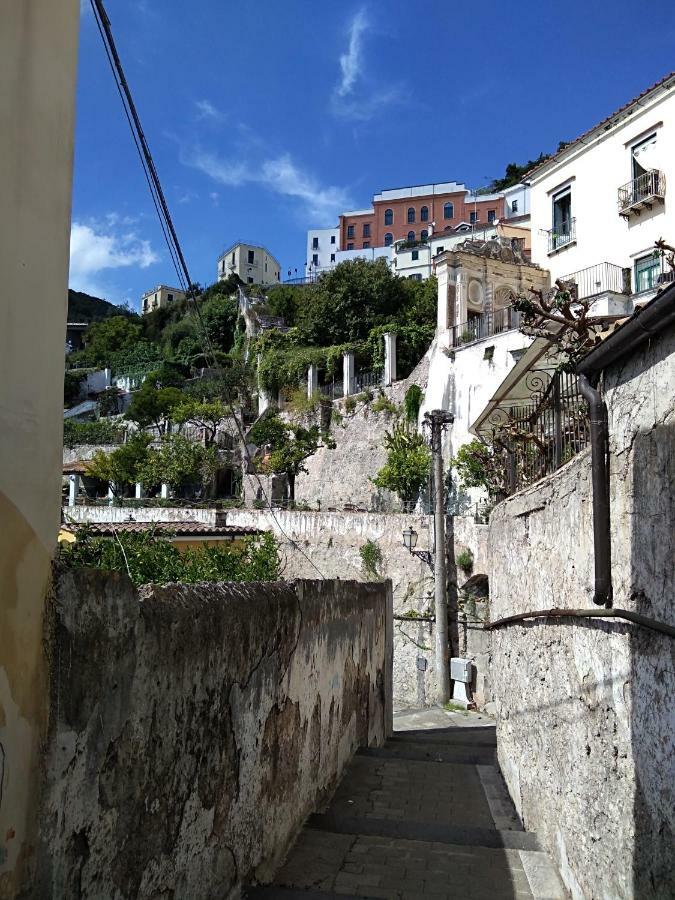 Fronte Al Porto Lejlighed Salerno Eksteriør billede
