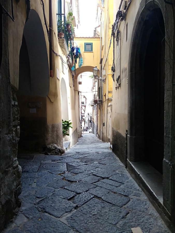 Fronte Al Porto Lejlighed Salerno Eksteriør billede