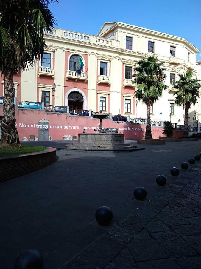 Fronte Al Porto Lejlighed Salerno Eksteriør billede