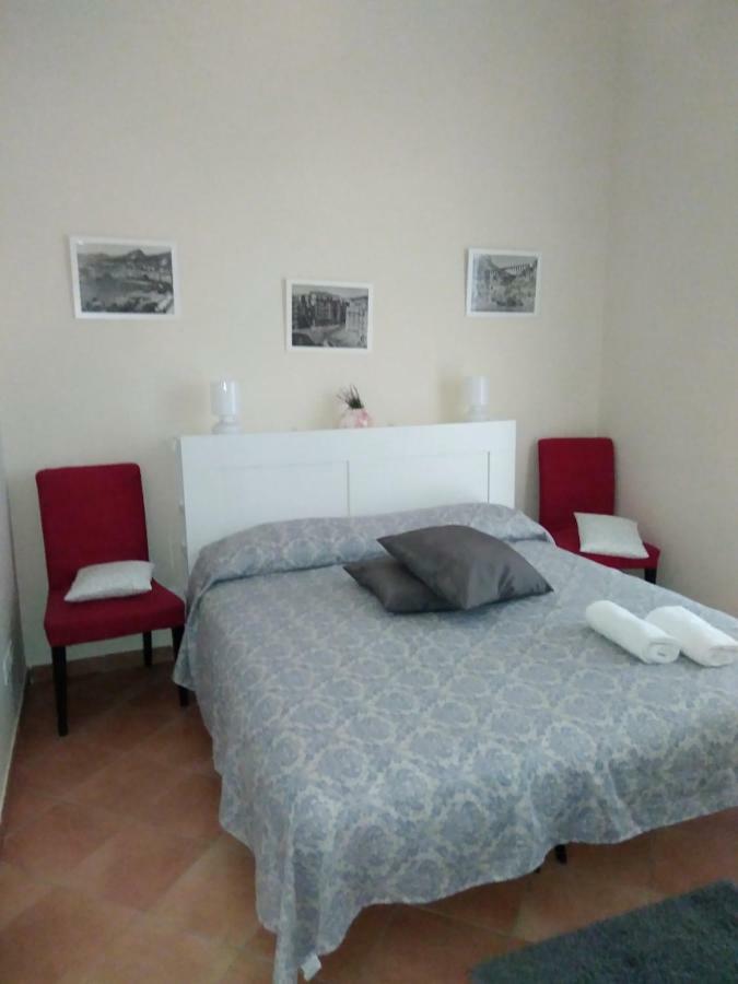 Fronte Al Porto Lejlighed Salerno Eksteriør billede