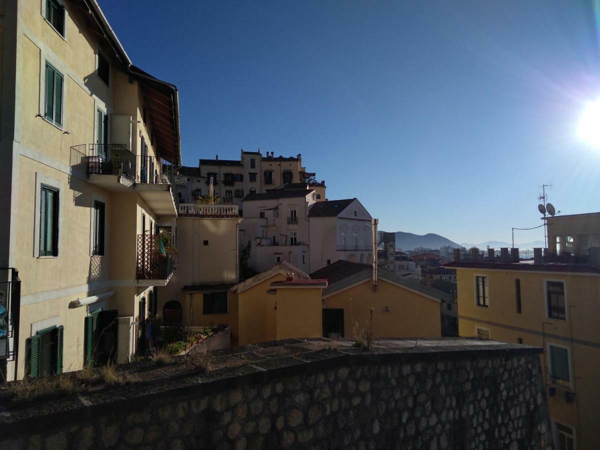 Fronte Al Porto Lejlighed Salerno Eksteriør billede